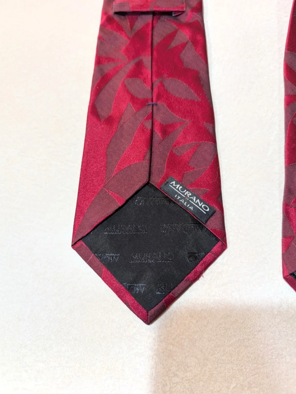 Vintage Murano Italia 100% Silk Tie Burgundy Red Leaf Jacquard Made in USA 3.75